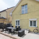 Hi-Bp Garden City Batsanyi Apartment With 4 Rooms Near The City Train With Free Parking