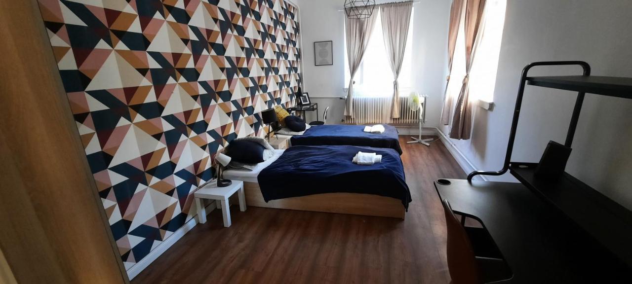 Hi-bp Garden Batsanyi With 4 Near The Train With Free Parking Apartment *