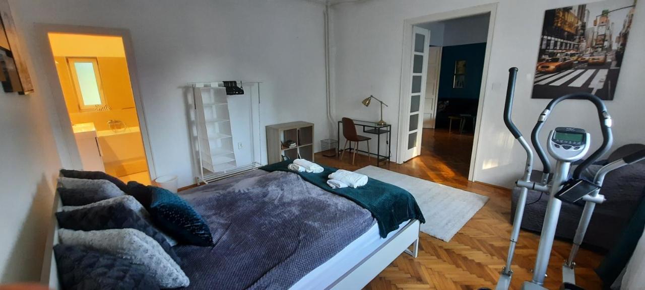 Hi-bp Garden Batsanyi With 4 Near The Train With Free Parking Apartment *