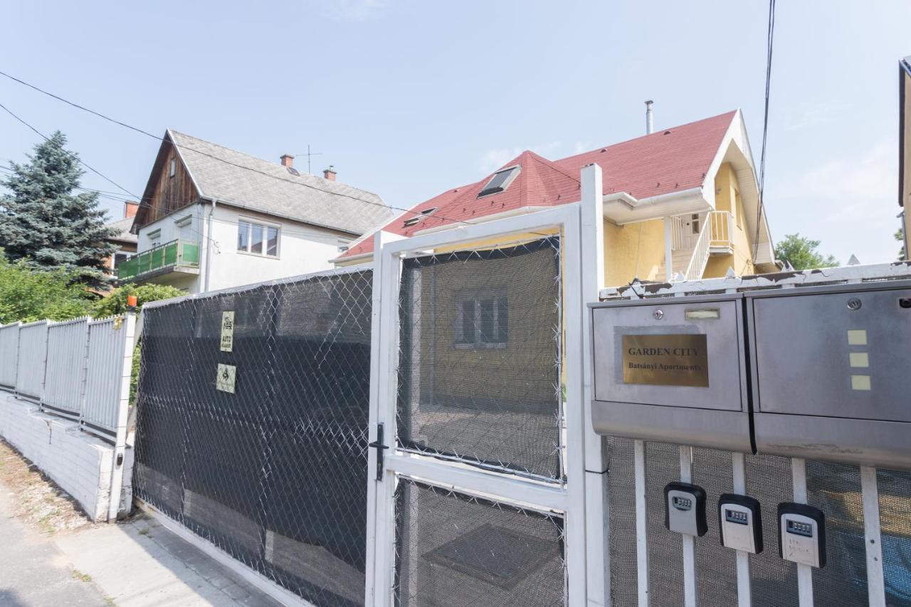 Hi-bp Garden Batsanyi With 4 Near The Train With Free Parking Apartment *